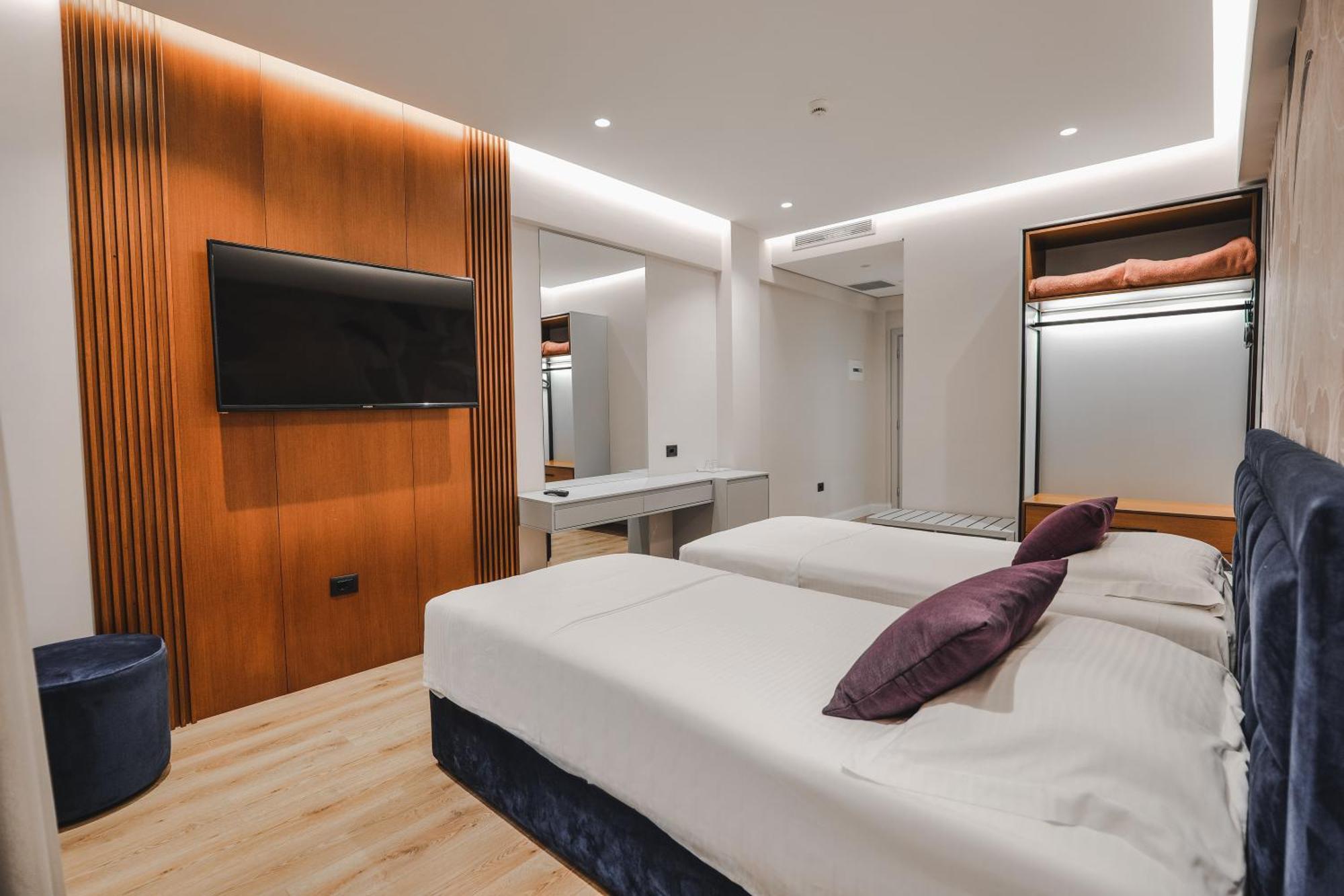 Hotel Oasis Саранда Экстерьер фото