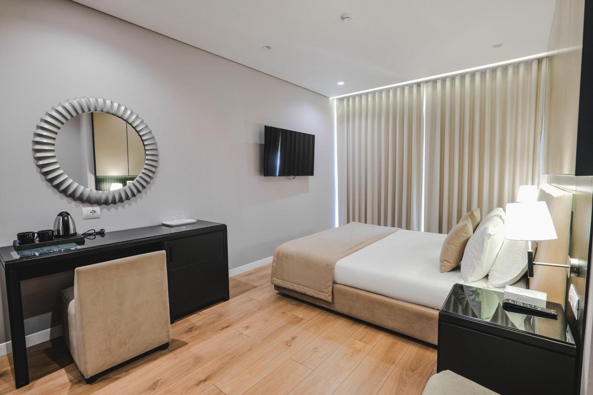 Hotel Oasis Саранда Экстерьер фото