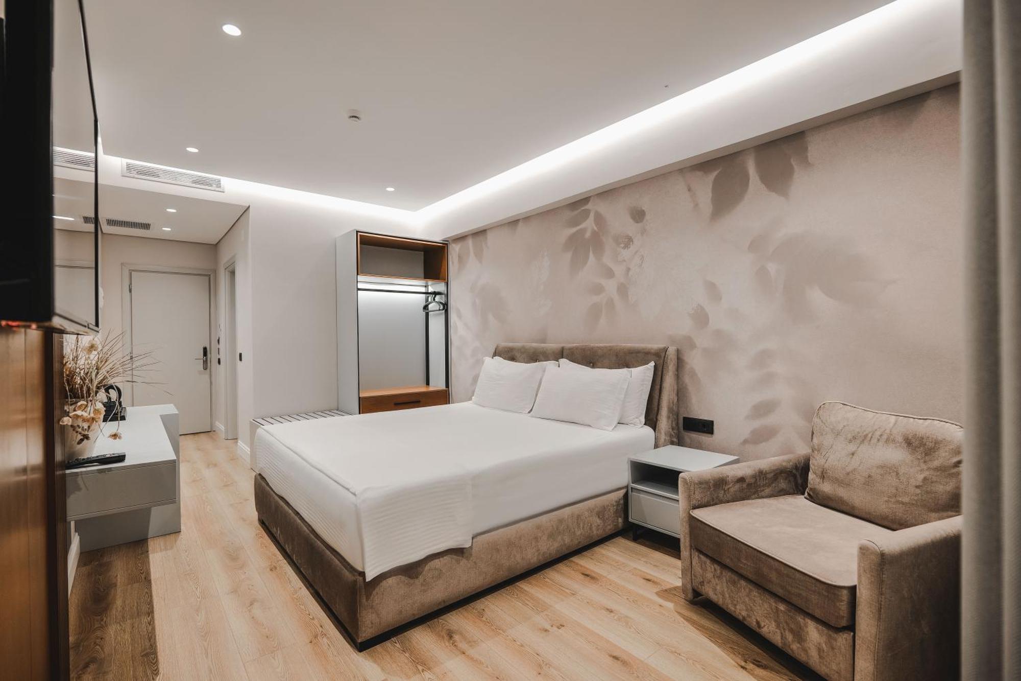 Hotel Oasis Саранда Экстерьер фото