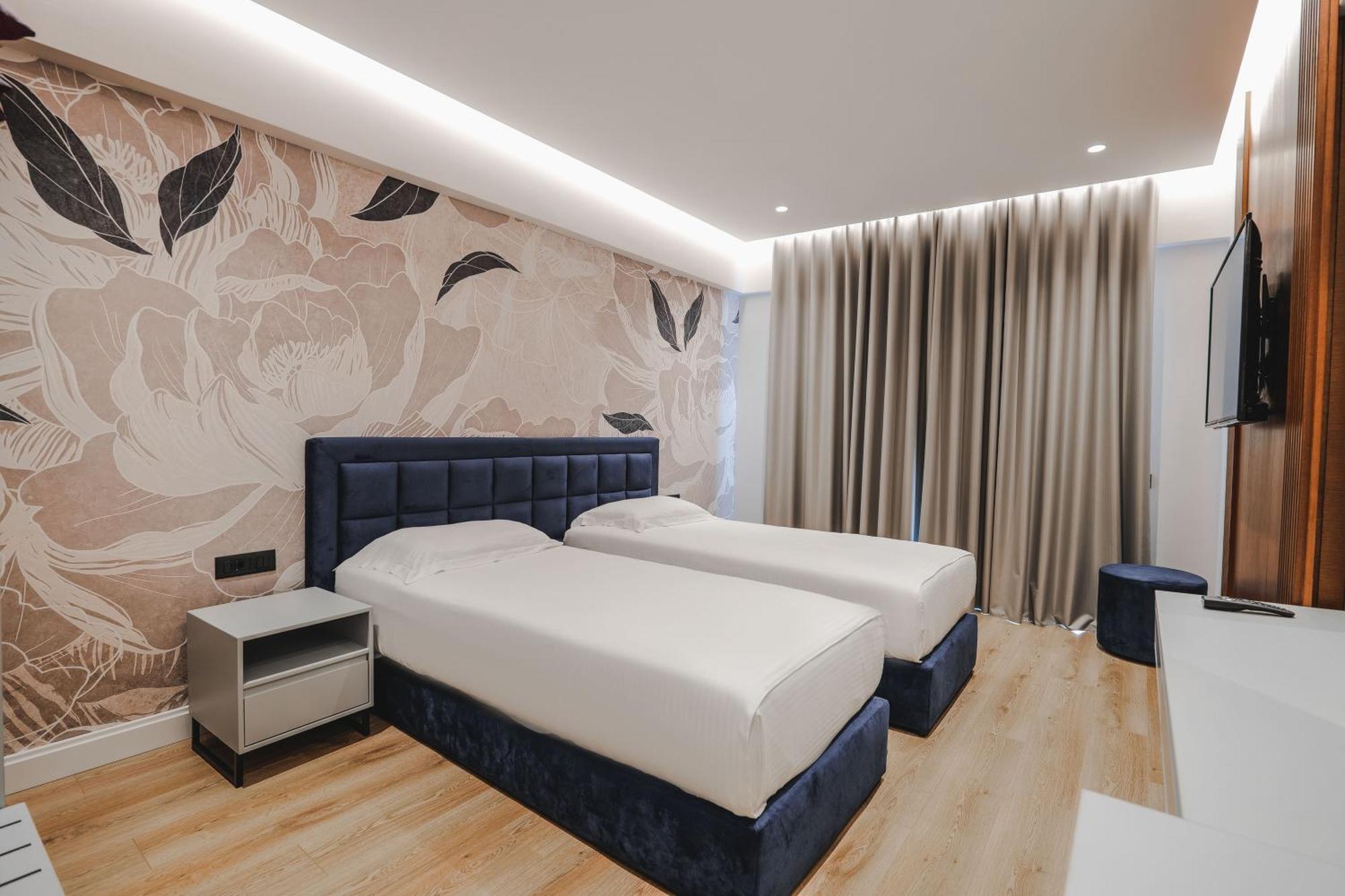 Hotel Oasis Саранда Экстерьер фото