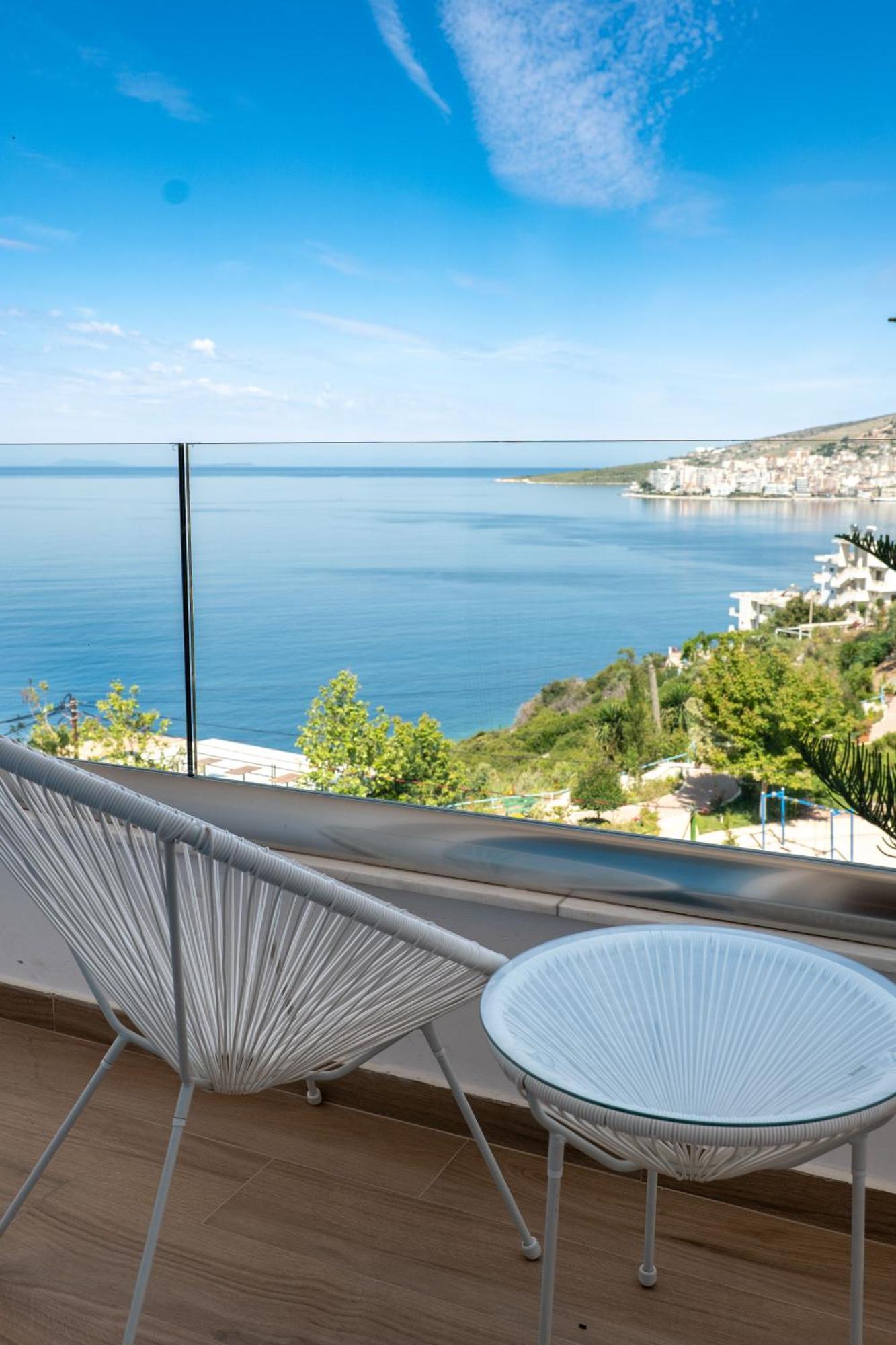 Hotel Oasis Саранда Экстерьер фото