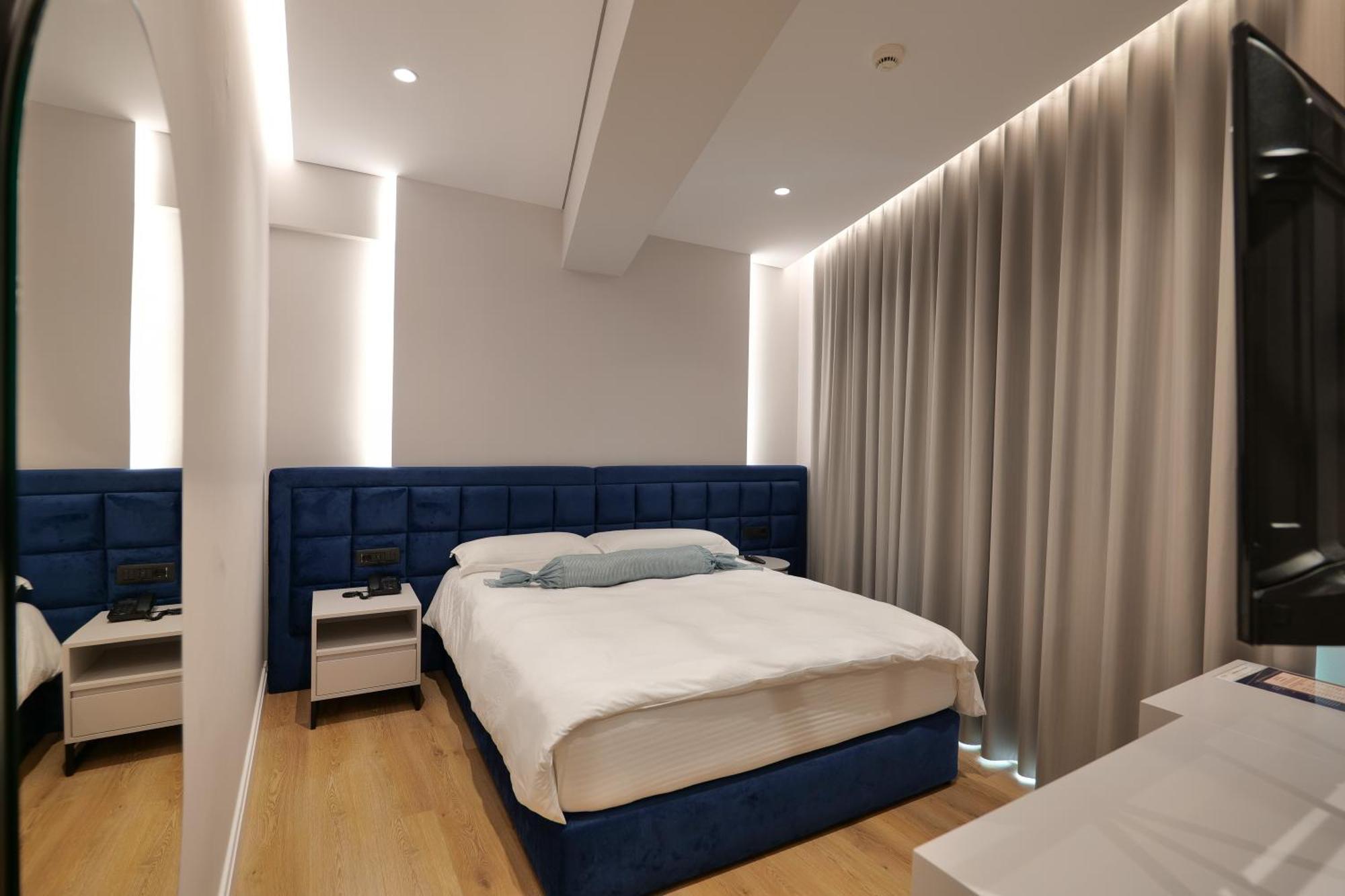 Hotel Oasis Саранда Экстерьер фото