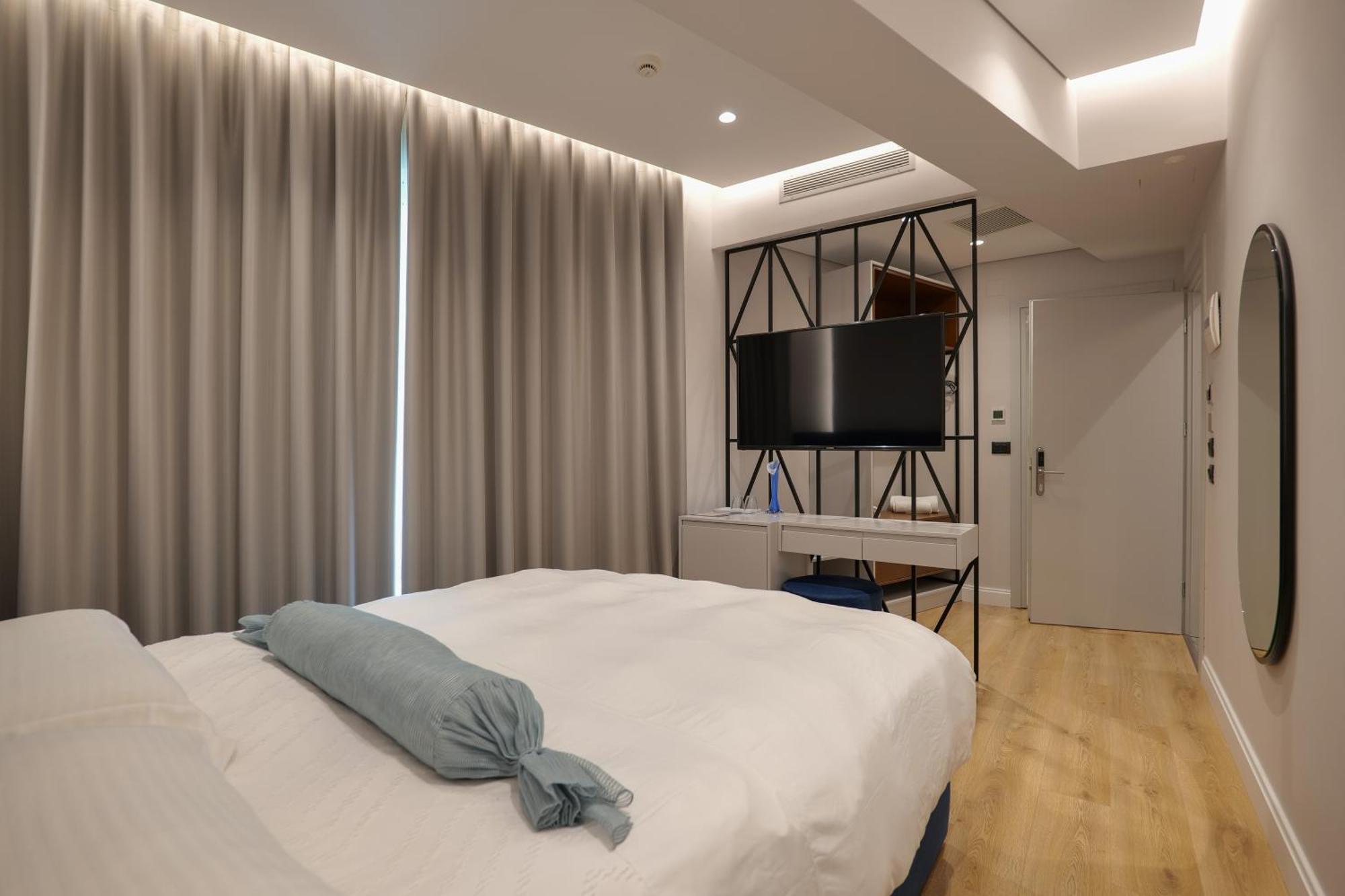 Hotel Oasis Саранда Экстерьер фото